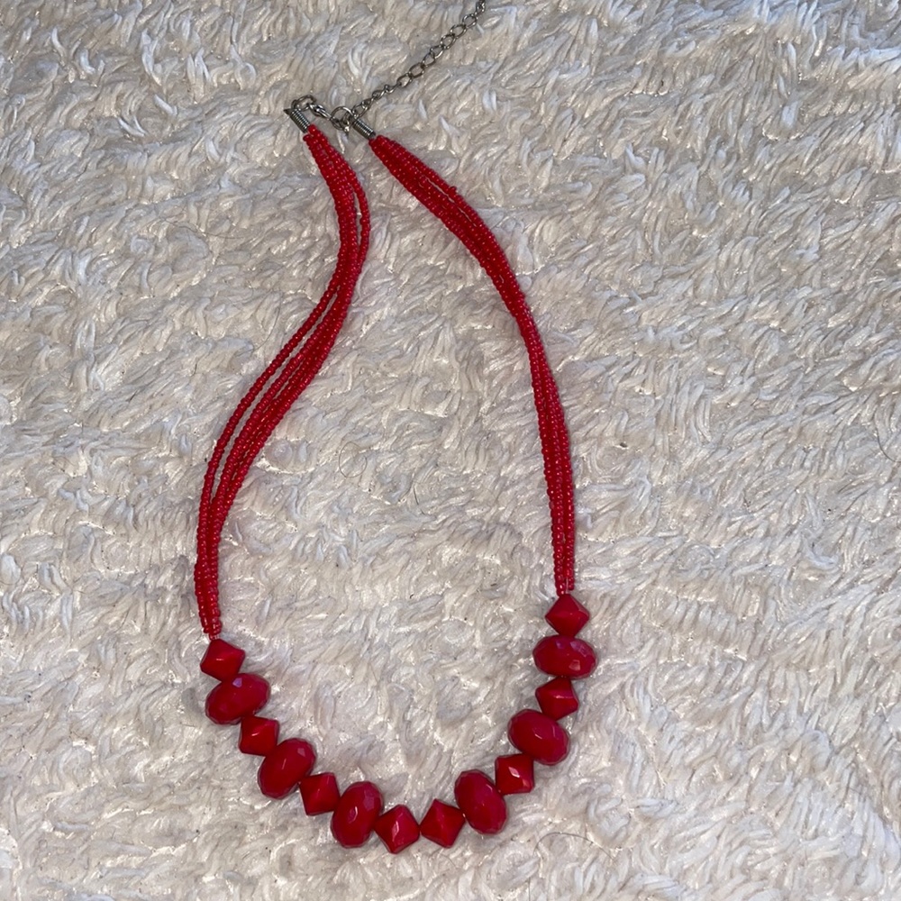 Vintage style red beaded necklace